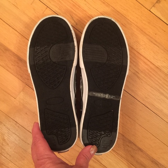 Boy’s Sneakers Brothers size 4 - Picture 2 of 3